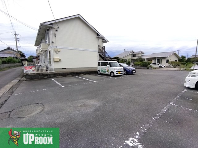 レジデンス青山の駐車場