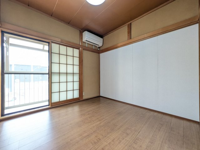 愛家瀬戸岡戸建の洋室