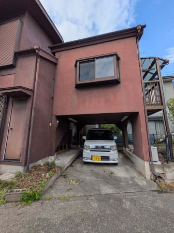 愛家瀬戸岡戸建の駐車場