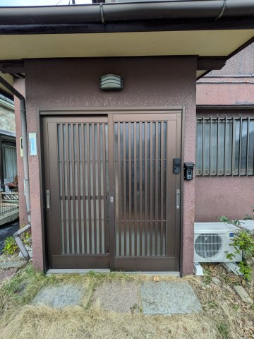 愛家瀬戸岡戸建の玄関