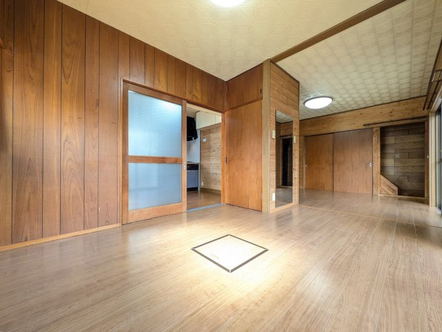 愛家瀬戸岡戸建の居間・リビング