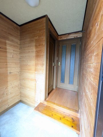 愛家瀬戸岡戸建の玄関