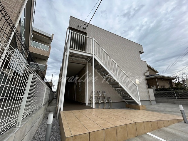 茅ヶ崎市茅ヶ崎のアパートの外観