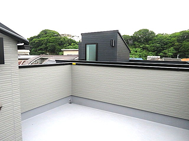 仲介手数料無料　横浜市中区本牧町２丁目のバルコニー