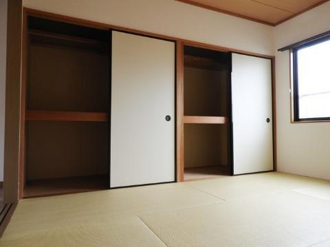 グランデュール高柳　Ｂの居間・リビング|室内