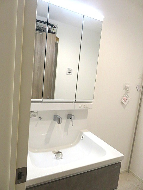 仲介手数料無料　横浜市中区本牧町２丁目の独立洗面台