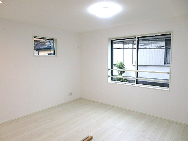 仲介手数料無料　横浜市中区本牧町２丁目の洋室