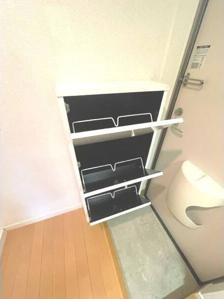 パルティール名塚の玄関