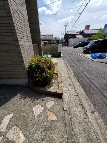 パルティール名塚のエントランス