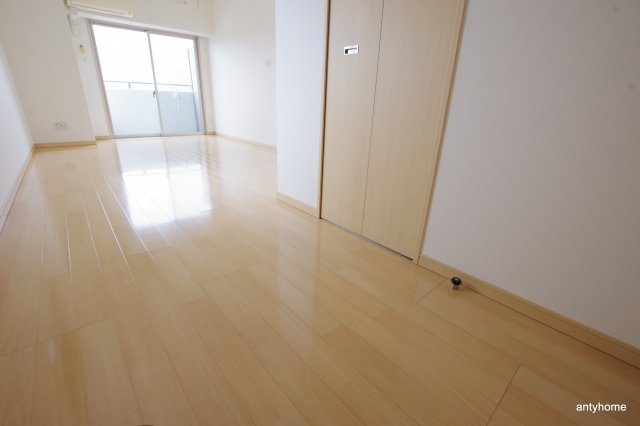 アクアスイート新大阪　仲介手数料無料の洋室