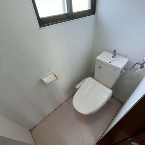 南アパートのトイレ