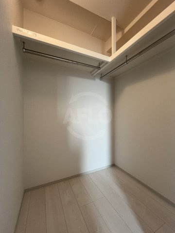 ストーリア茨木の収納|ウォークインクローゼット