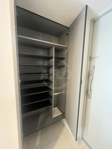 ストーリア茨木の内装|シューズボックス