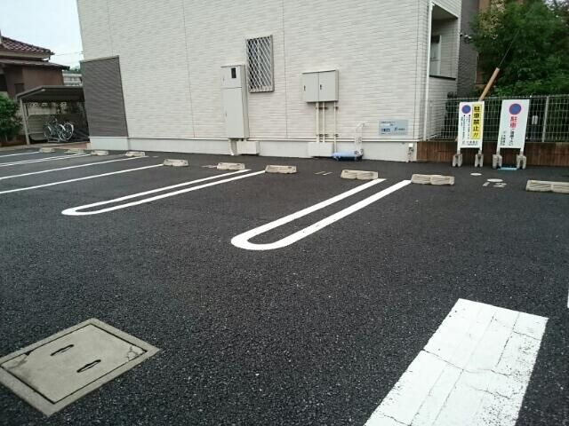 ハピネス和光の駐車場