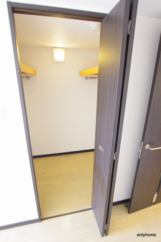 アクアスイート新大阪　仲介手数料無料の収納