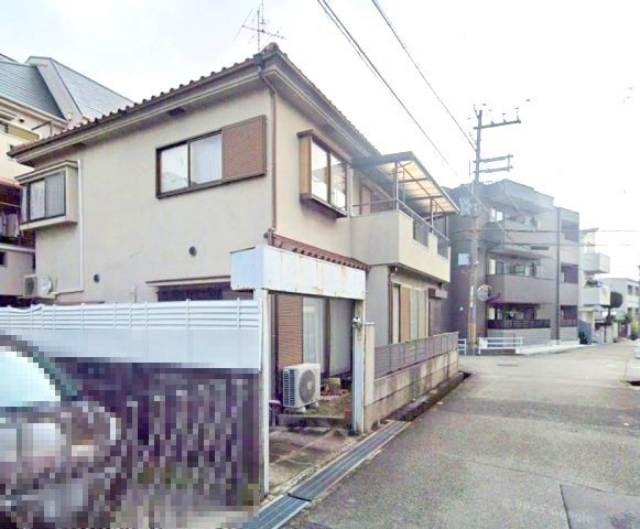 光明町の駐車場|便利な2台駐車可能
