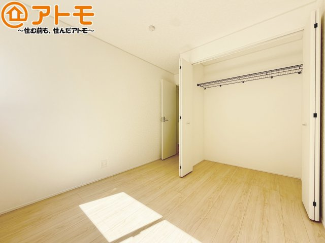 【子供部屋】 | 葵区羽鳥第13　新築戸建　全1棟 | 壁と床がシンプルな色合いだからこそ自分だけの空間を作れます♪お部屋作りのイメージは順調でしょうか♪
