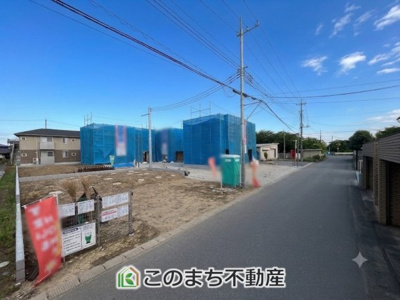 【前面道路含む現地写真】 | 常総市水海道諏訪町第3　2号棟 | 前面道路が広いので日当たりも良好、お車の入出庫がスムーズです♪