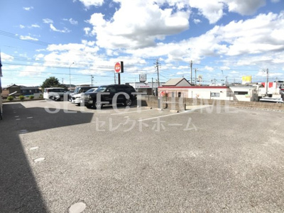 【駐車場】 | アンプルールリーブル　Ｋ・Ｙヒルズ | 車をお持ちの方に嬉しい駐車場付きの物件です