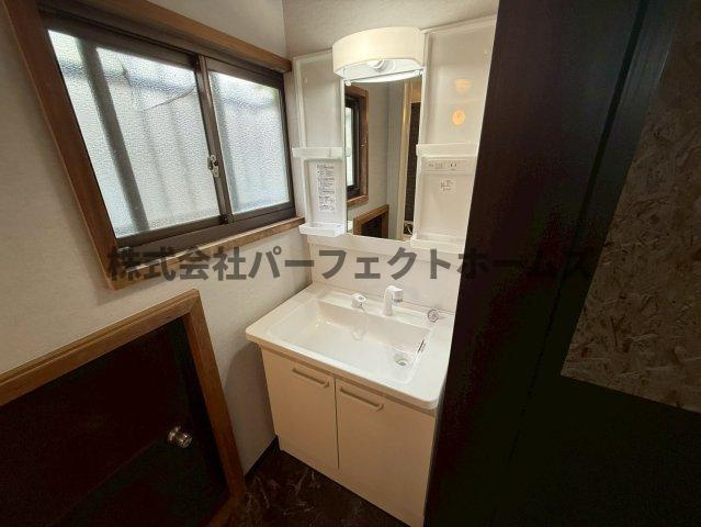 尊延寺5丁目戸建　賃貸の独立洗面台|独立洗面台です