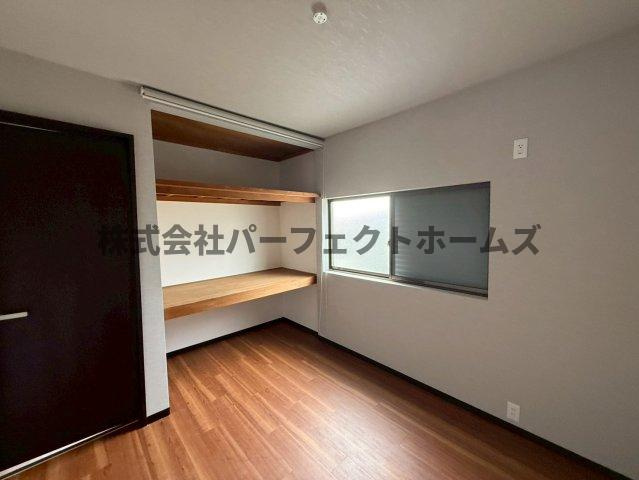 尊延寺5丁目戸建　賃貸の洋室|コンパクトで使いやすい洋室です