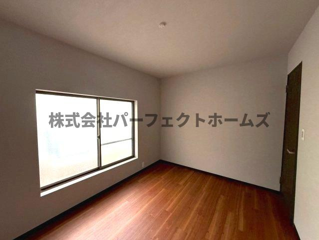 尊延寺5丁目戸建　賃貸の洋室|きれいな洋室です