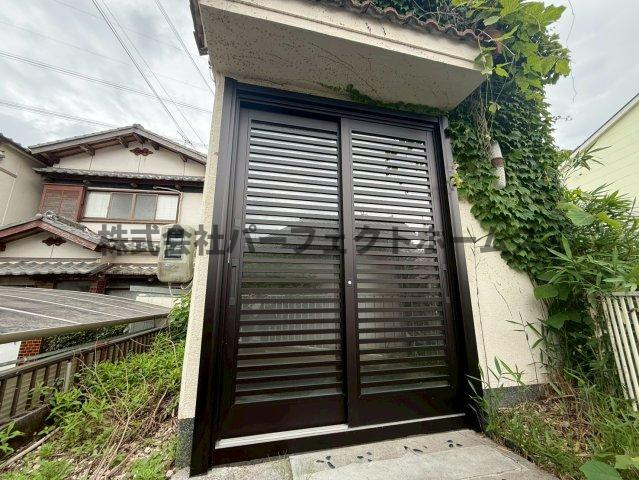 尊延寺5丁目戸建　賃貸のエントランス|清潔なエントランスです
