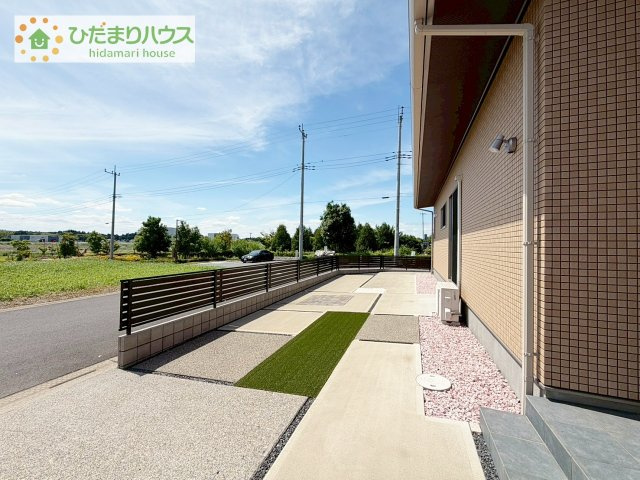 【庭】 | 阿見町よしわら2丁目　中古戸建 | ちょっとした庭スペースにも駐車場利用にも使えます。