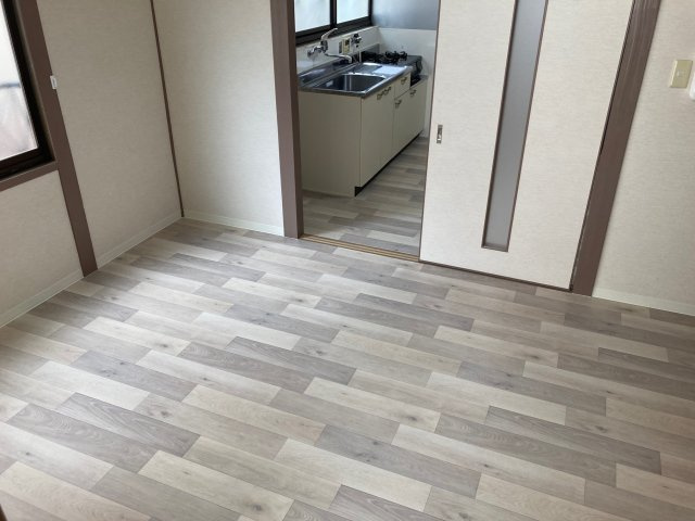 アイレス鈴蘭台の内装|角部屋で窓が多く風通し良好
