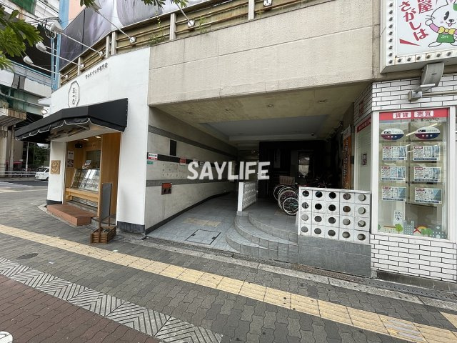ギャレ緑橋のエントランス