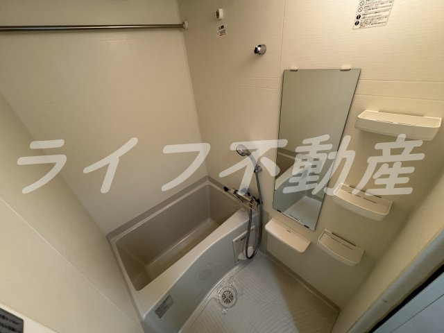 プレサンス玉造駅前 の浴室|きれいなお風呂です