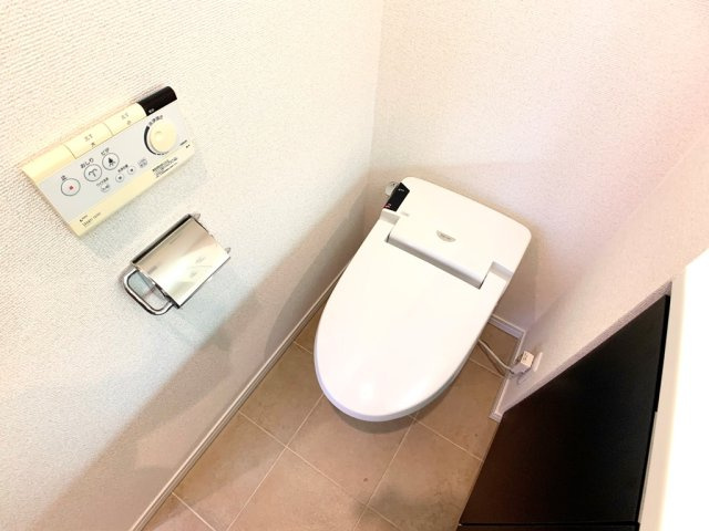 ベルファース本郷弓町のトイレ|温水洗浄便座です。※別室参考写真