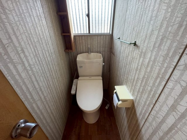 -三丁目不動産-　小川町東小川4丁目　東南角地のトイレ