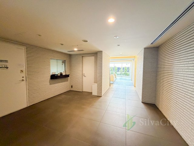 シティタワー駒沢大学ステーションコートタワー棟のエントランス