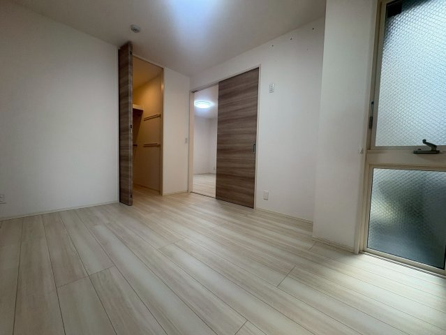 吹田市江の木町のアパートの居間・リビング
