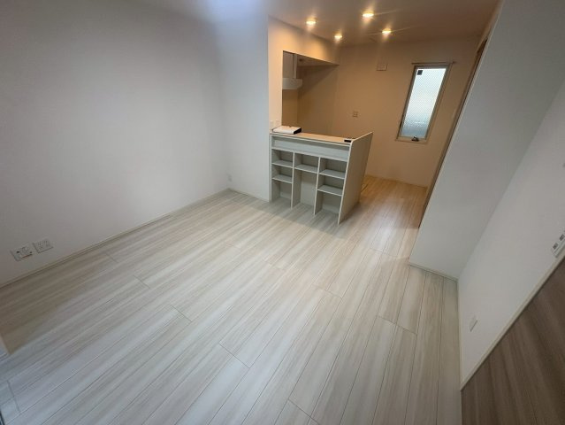 吹田市江の木町のアパートの居間・リビング