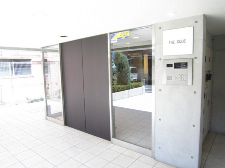 ＴＨＥ　ＣＵＢＥのエントランス