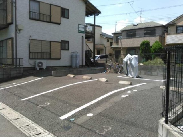 コーポ小野弐番館の駐車場