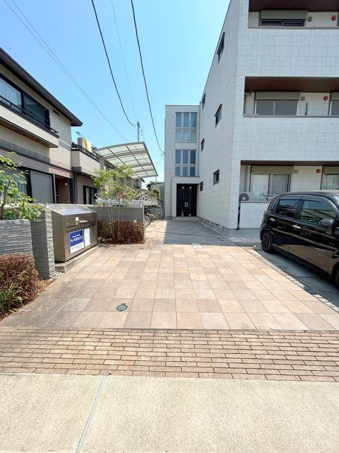 メゾン　イル　ウエストのエントランス|★アプローチ★