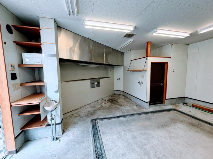 帝塚山2丁目戸建の駐車場