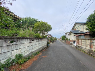 【前面道路含む現地写真】 | 茨城県日立市塙山町2丁目【古家付土地】