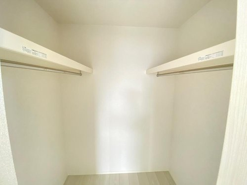 【TIARA】東大和市仲原の収納|ウォークインクローゼットなどの収納スペースが充実♪