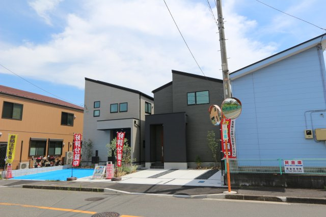 【TIARA】東大和市仲原の外観|ウォークインクローゼットなどの収納スペースが充実♪