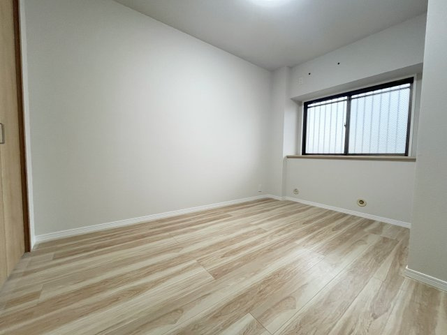 ユアコート所沢壱番館の洋室|5.6帖の洋室です！明るく清潔感のあるお部屋です♪