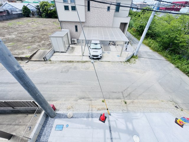 三郷市新和３丁目新築戸建【新和小学校：10分】の展望|バルコニーより道路側眺望・南道路で日当たり良好♪