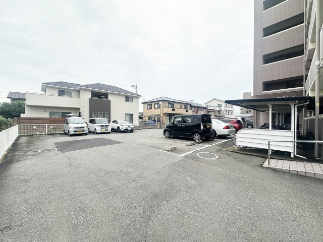 ベルティアネシスの駐車場