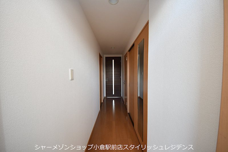 GRAVISの玄関