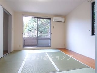 グランバリエ３４０　Ｂ棟の寝室|寝室にもエアコンあり