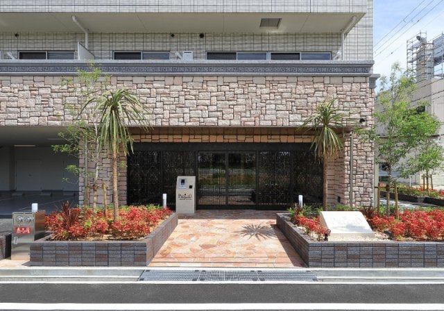 プレジオ西宮北口のエントランス