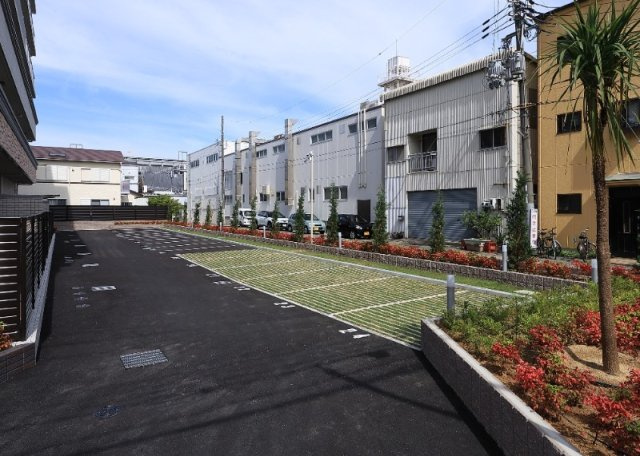 プレジオ西宮北口の駐車場